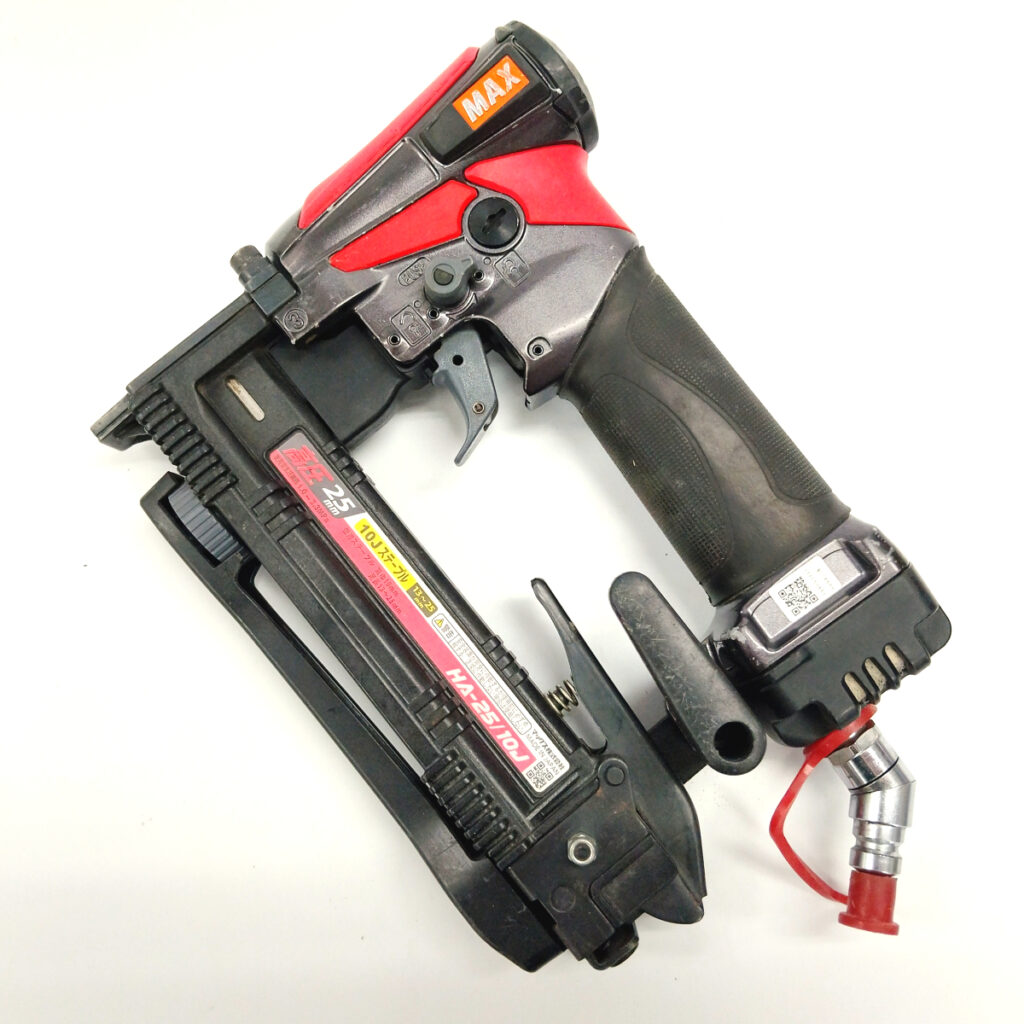 状態良好!マックス 10mm 高圧ステープル用エアネイラ HA-25/10J 入荷