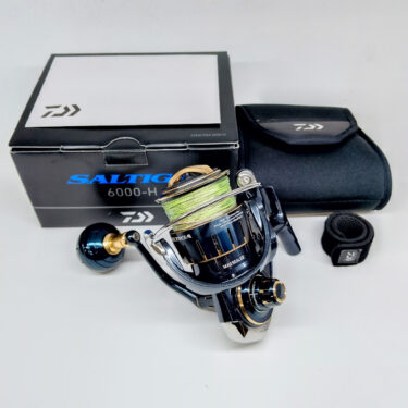 ダイワの23ソルティガ、最新モデルのスピニングリールです。圧倒的な剛性と滑らかな巻き心地で、大型青物に最適。倉敷水江店での買取実績があります。