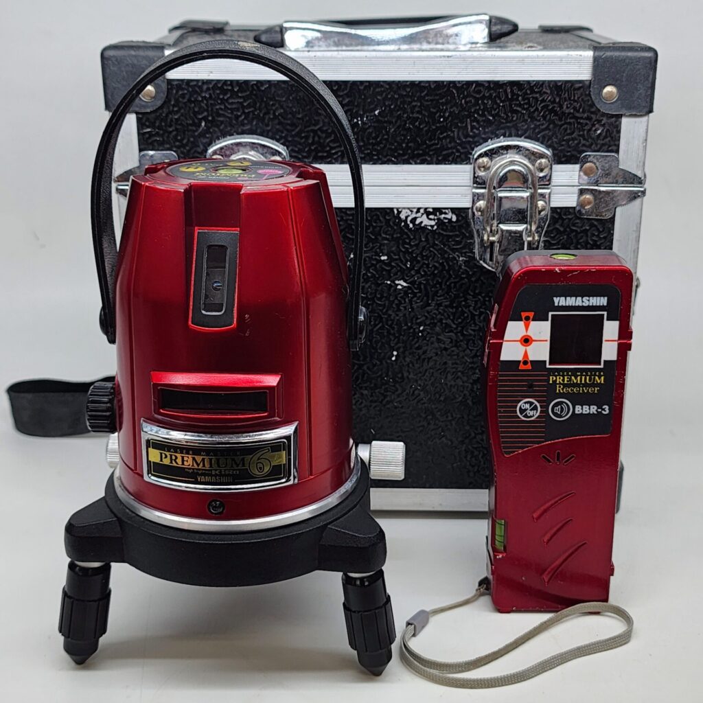 山真 レーザー墨出し器 レーザーマスタープレミアム 4方向大矩 PM-6 受光器付