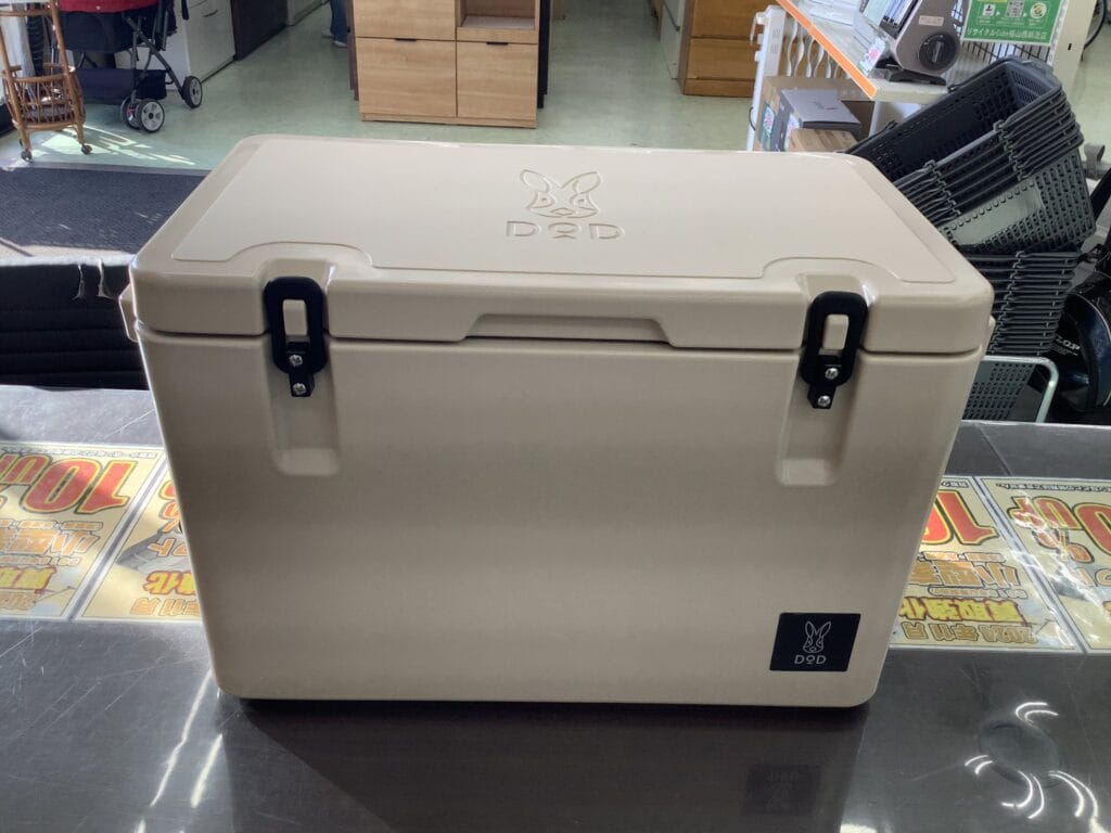 【キャンプ用品買取実績】DODのハードクーラー（マヒャドイナフスキー）、ハイバックチェア&オットマン（ヤバイッス）を買取いたしました