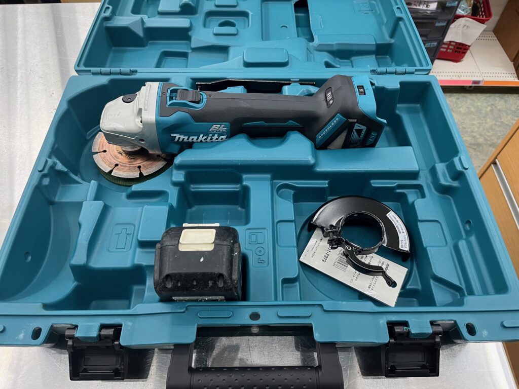 【工具買取】マキタ 100mm充電式ディスクグラインダ GA412D買取しました。 福山西新涯店